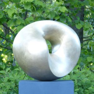 „Kreisend“, Bronze, 2020, ca. 40x42x32 cm