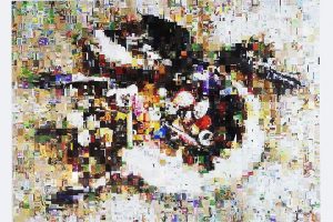 künstlerduo verstoffwechselt, "Mahlzeit!", 2021: Mosaikpixelbild aus Plastikmüll